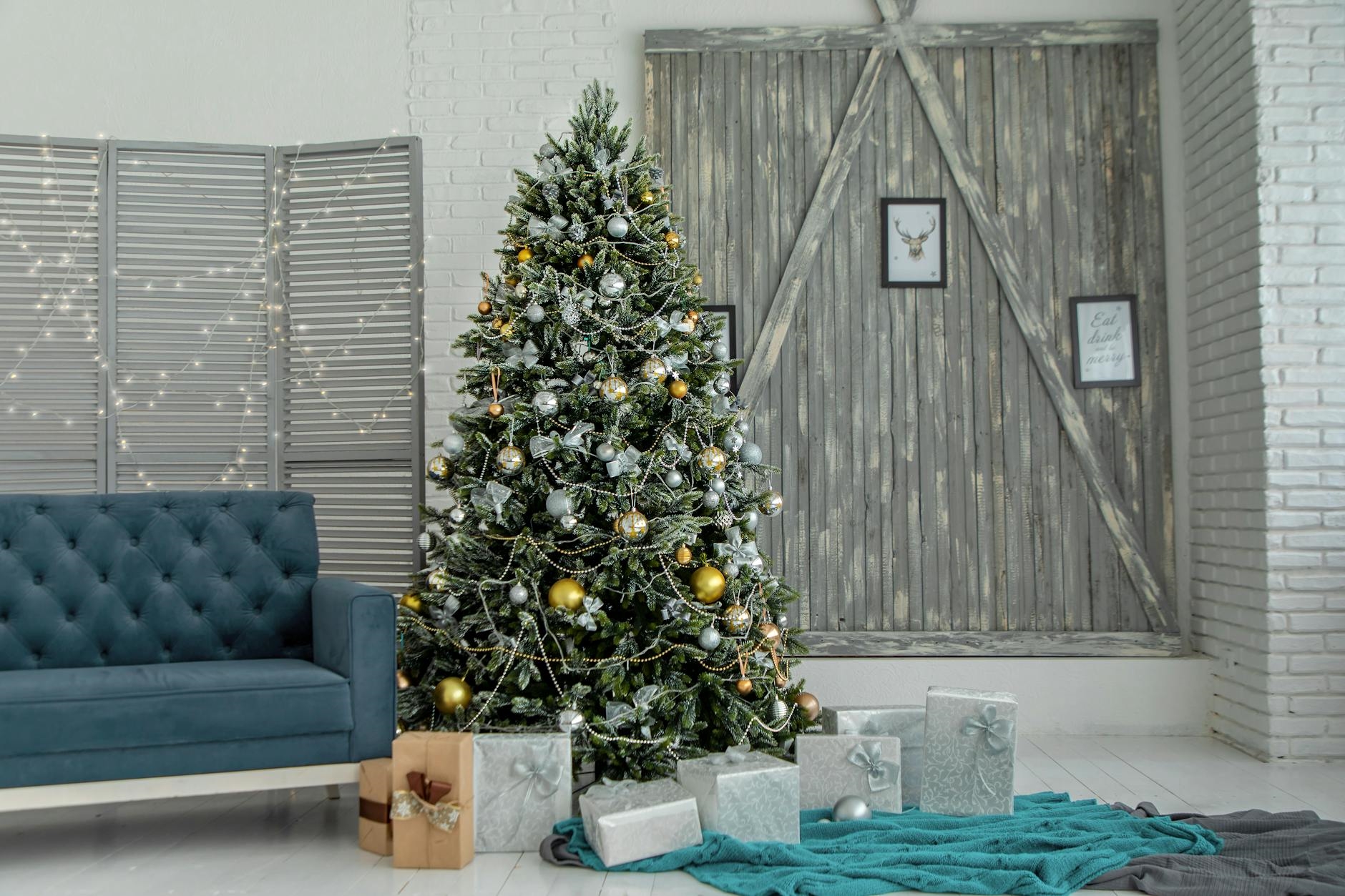 10 Inspiring Painting Ideas to Transform Your Home for Christmas